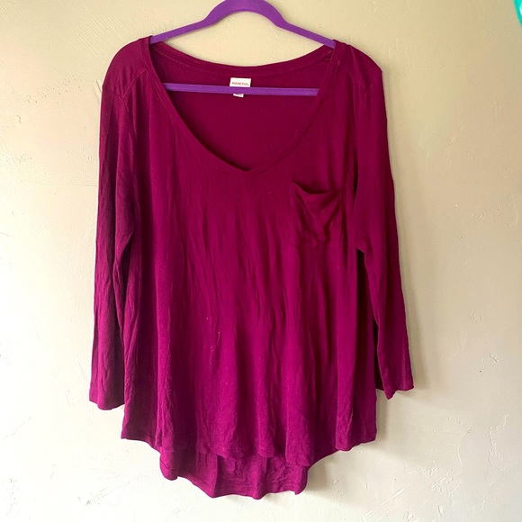 Stretchy, flowy maroon top with a deep V-neck, size XL - Picture 1 of 8